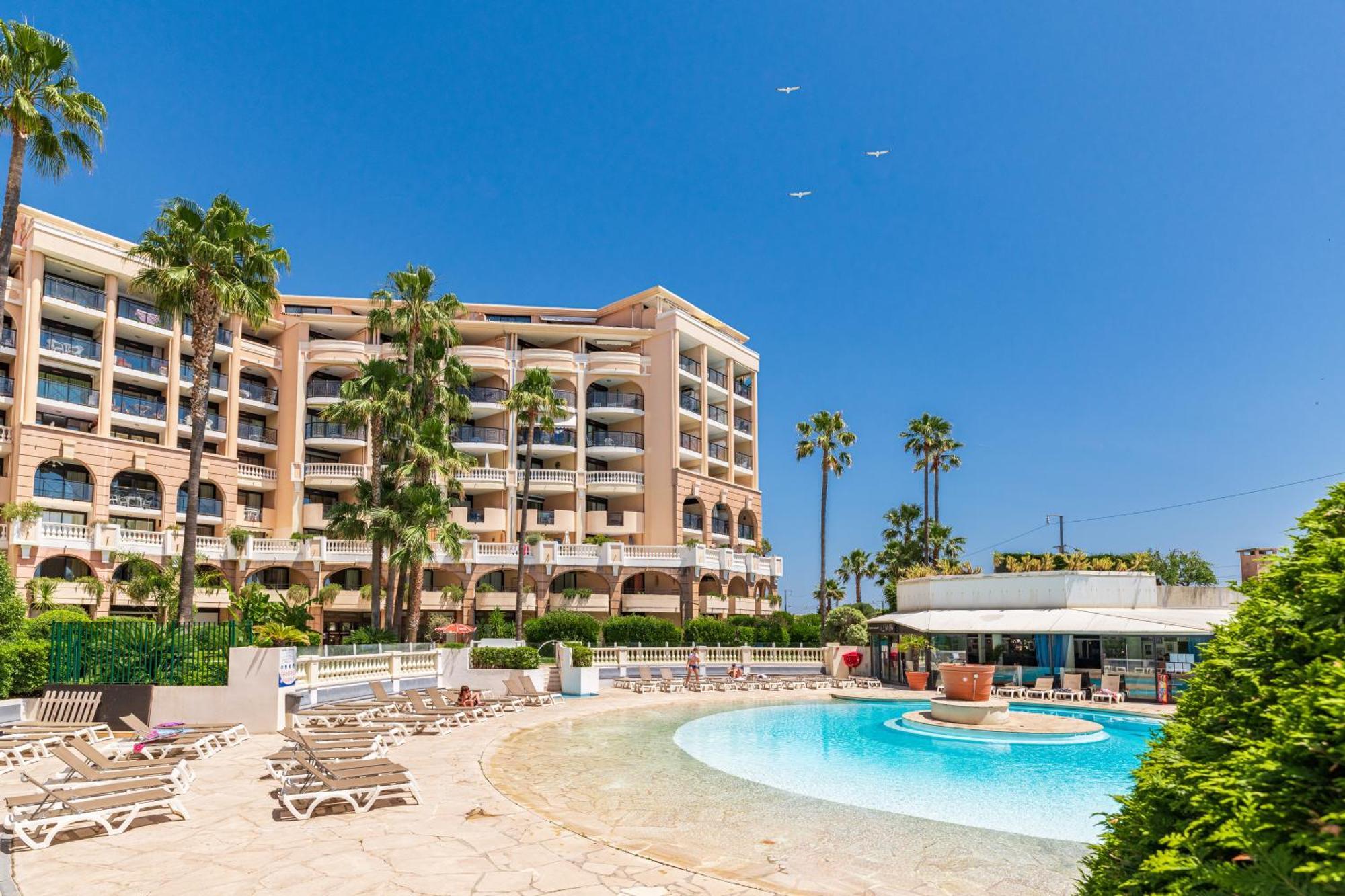 Residence La Palme D'Azur - Кан Екстериор снимка