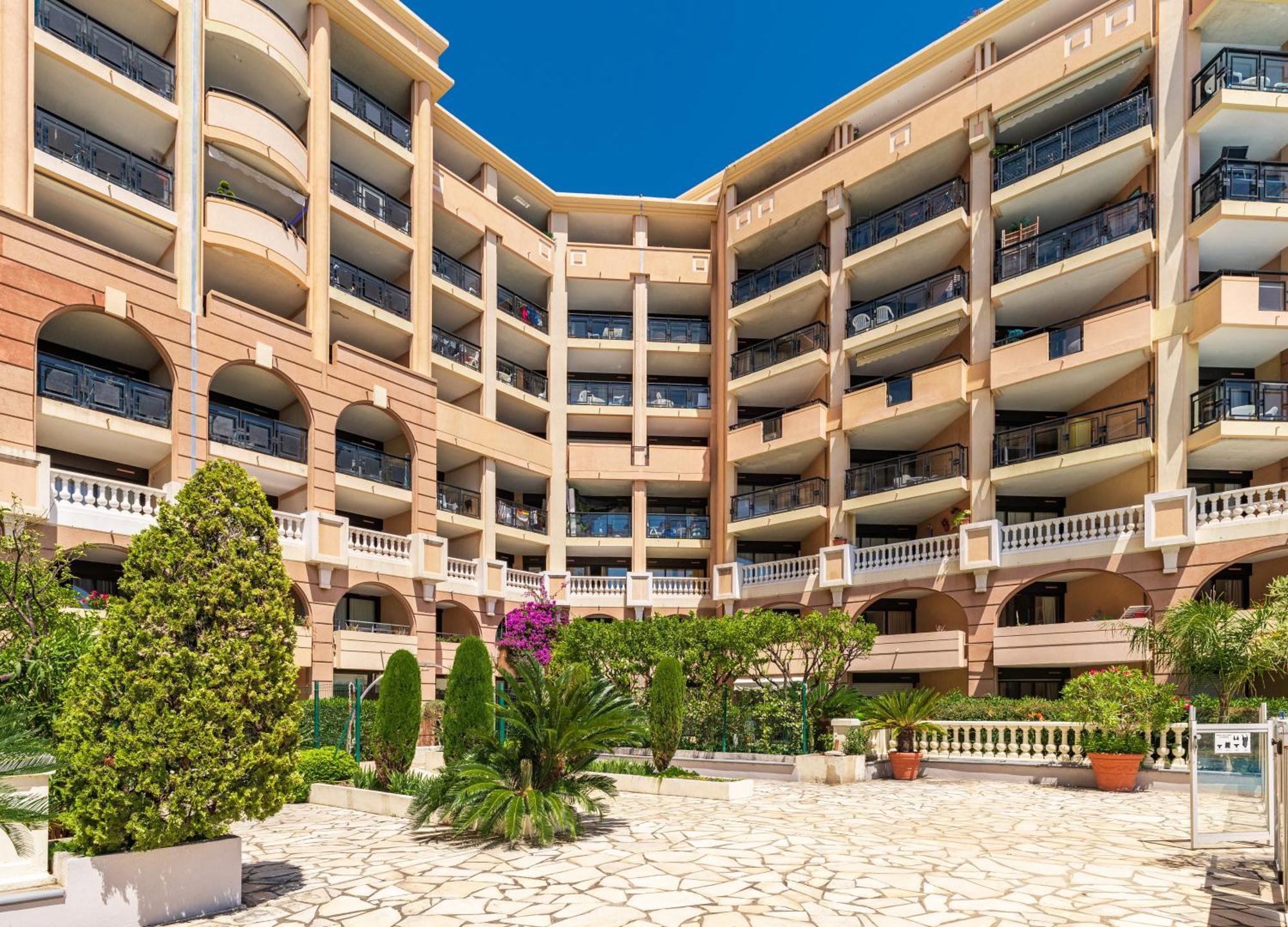 Residence La Palme D'Azur - Кан Екстериор снимка